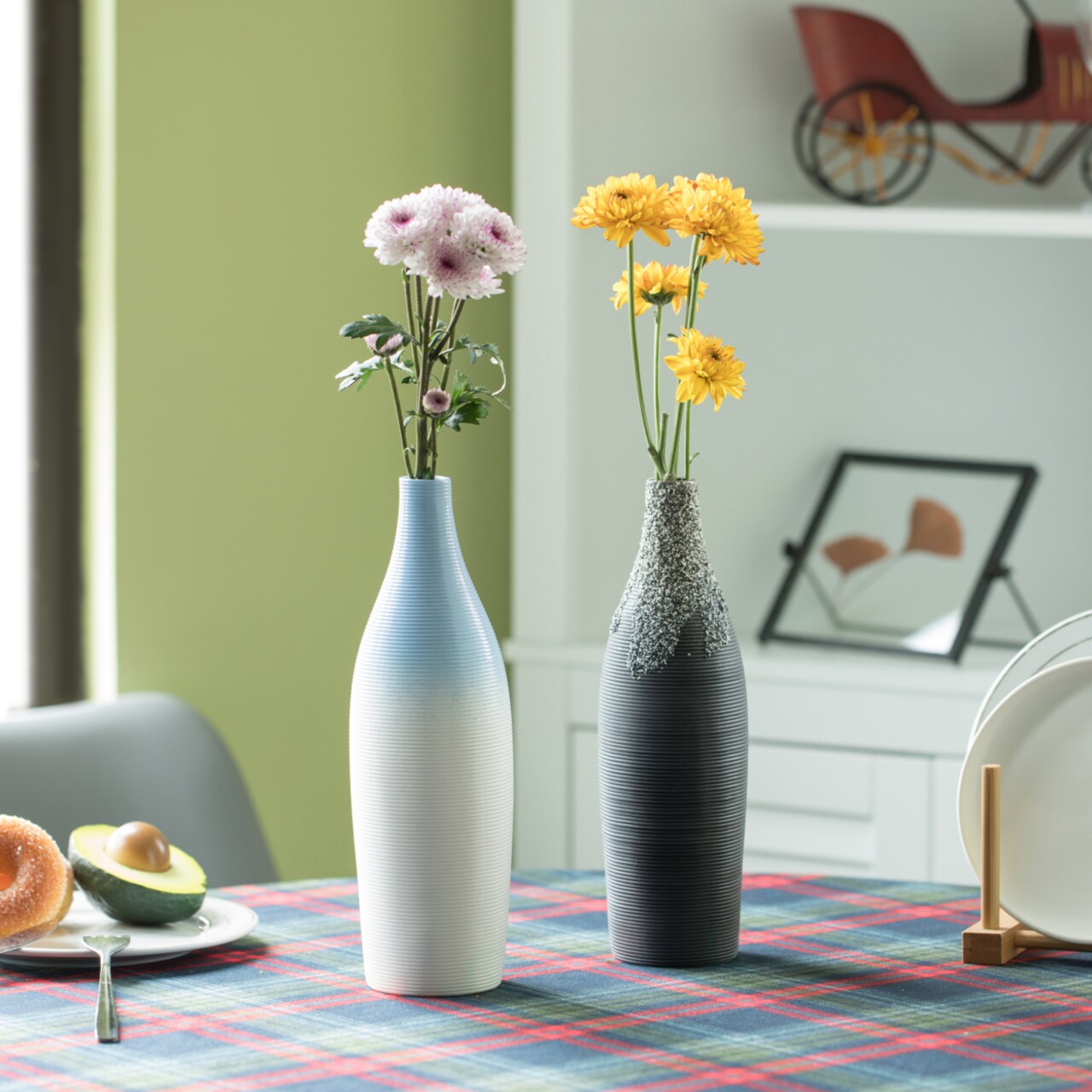 Uniquewise Modern Decorative Ceramic Table Vase Ripped Design Bottle Shape Flower  Holder